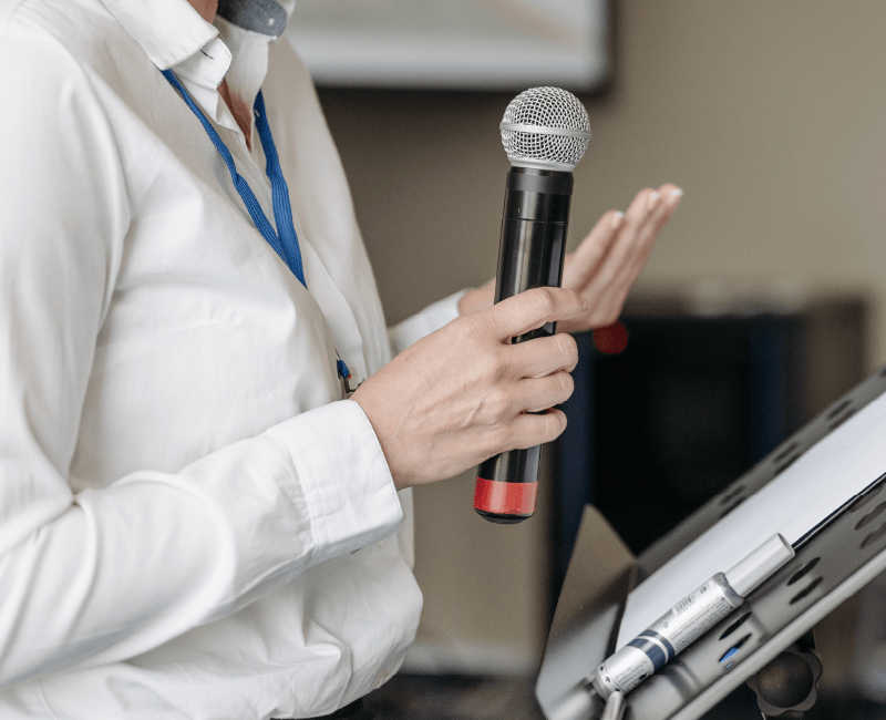 今こそ必要とされる「声の力」