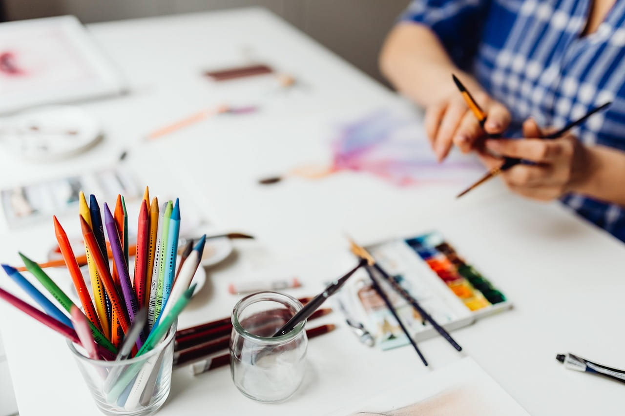 アニメ業界のキャラクターデザイナーとは？仕事内容・年収・なり方・将来性を徹底解説